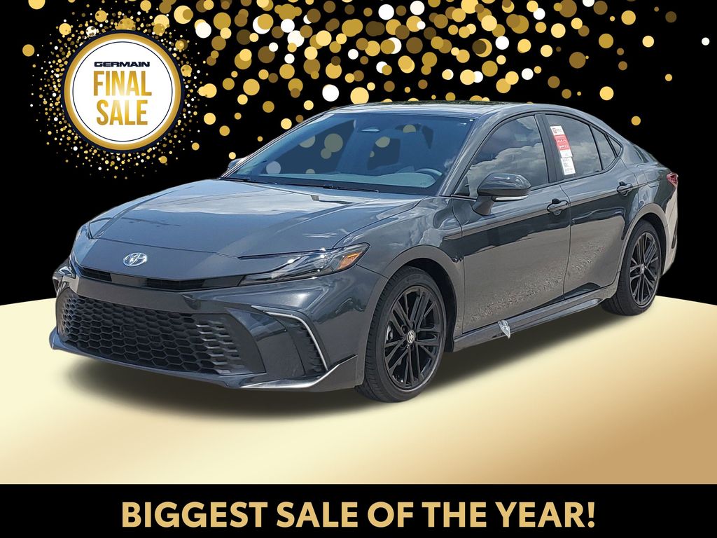 2025 Toyota Camry SE's photo