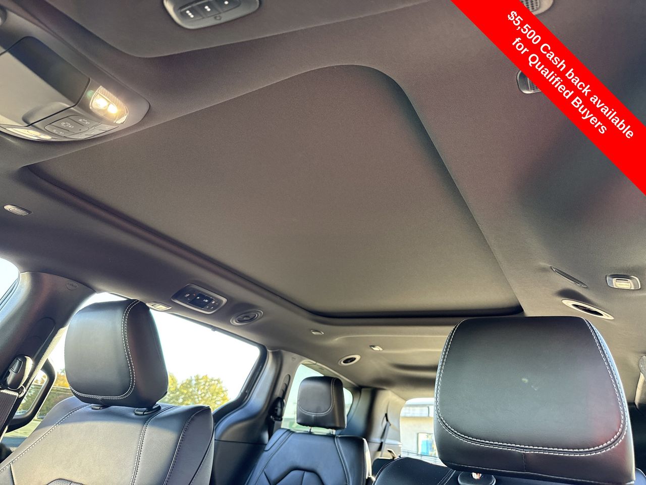 2025 Chrysler Pacifica photo 4