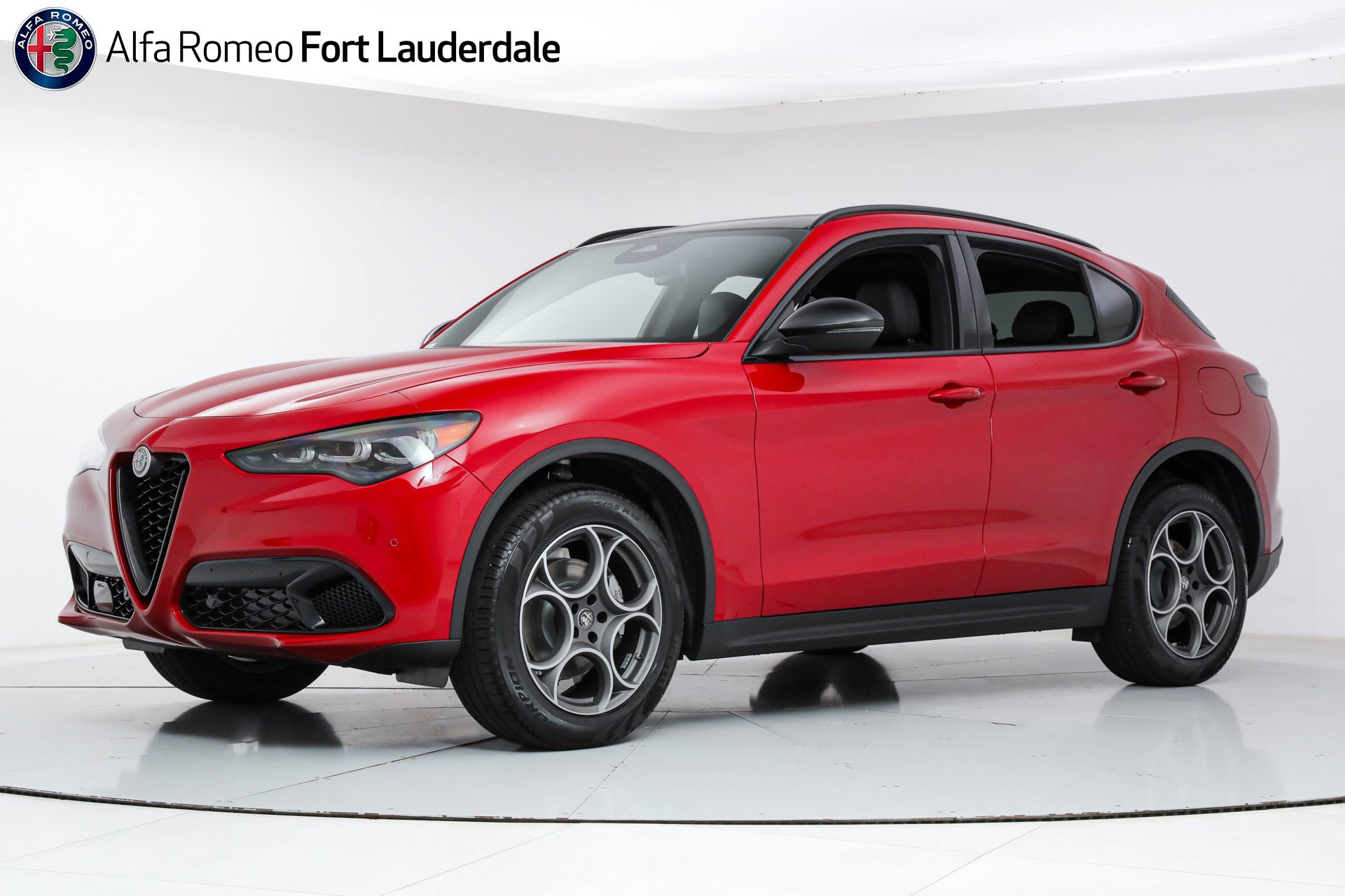 2025 Alfa Romeo Stelvio Intensa