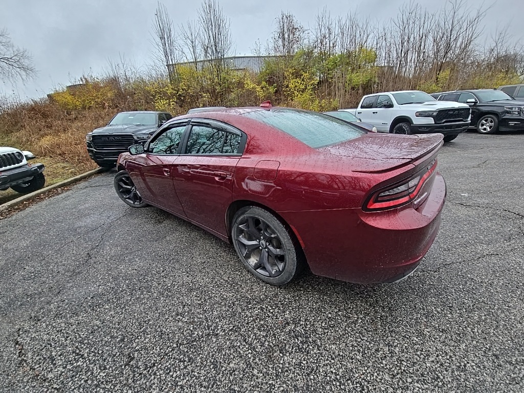 2017 Dodge Charger SXT photo 4