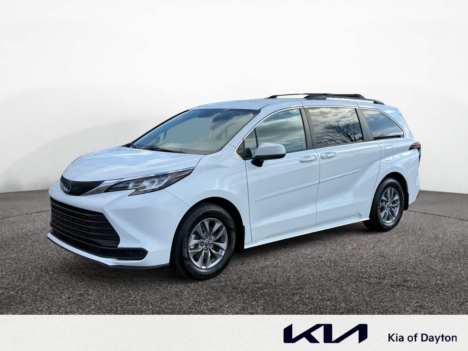 2022 Toyota Sienna LE