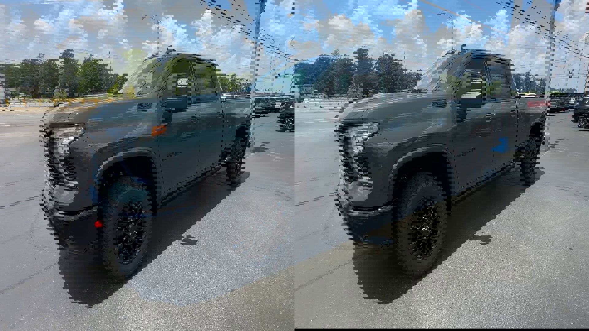 2025 Chevrolet Silverado 2500HD LTZ photo 2