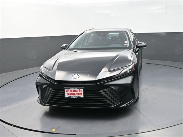2025 Toyota Camry SE photo 2