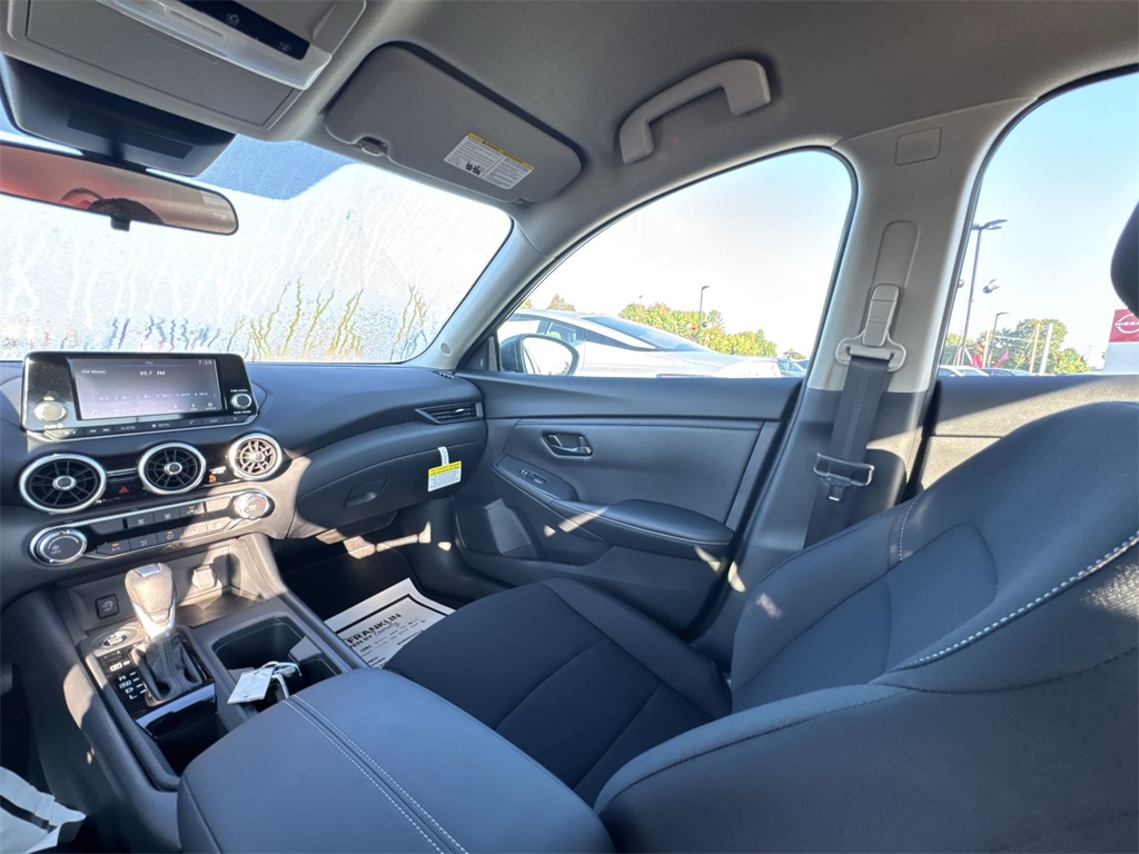 2025 Nissan Sentra S photo 11