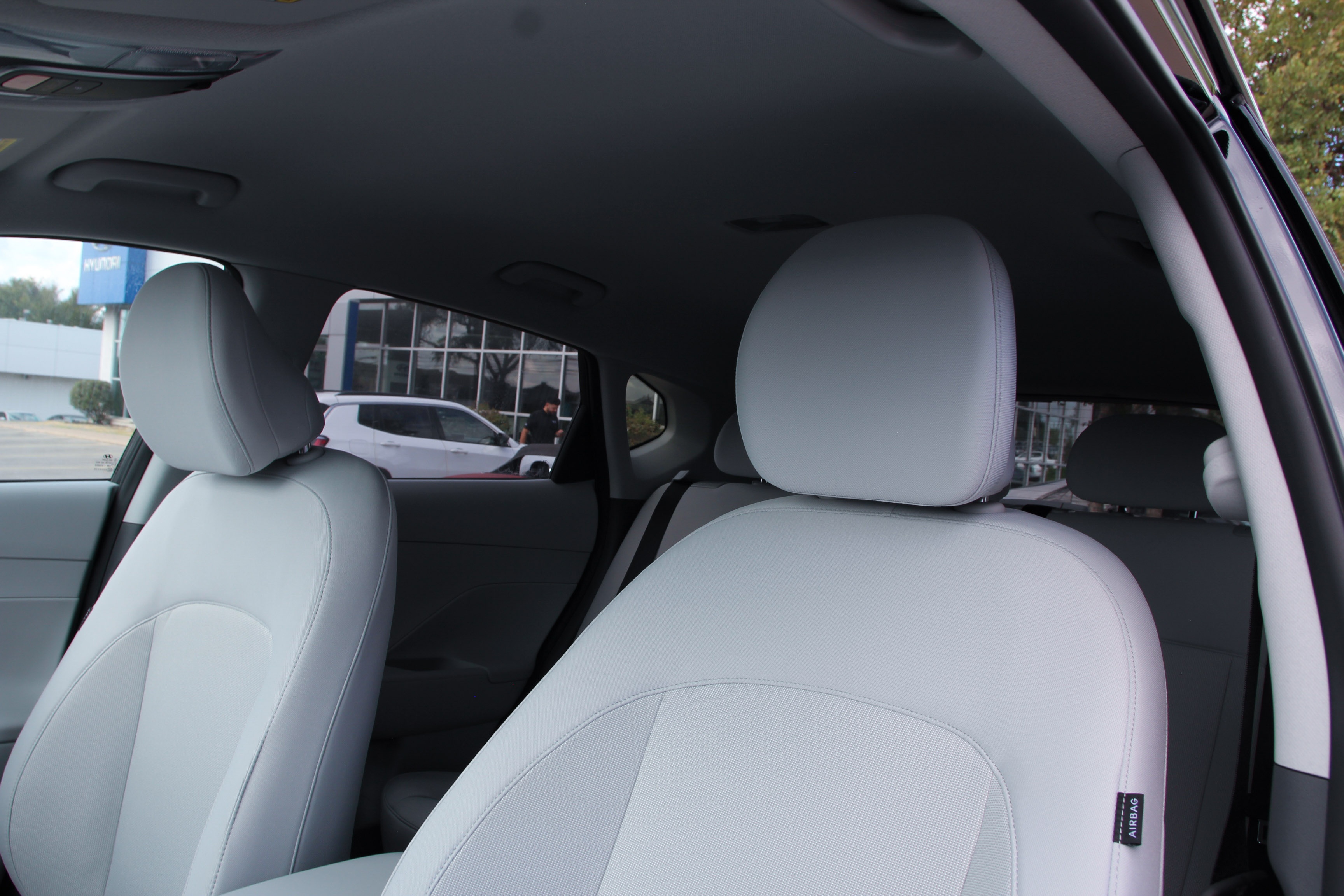 2026 Hyundai Kona SEL photo 8