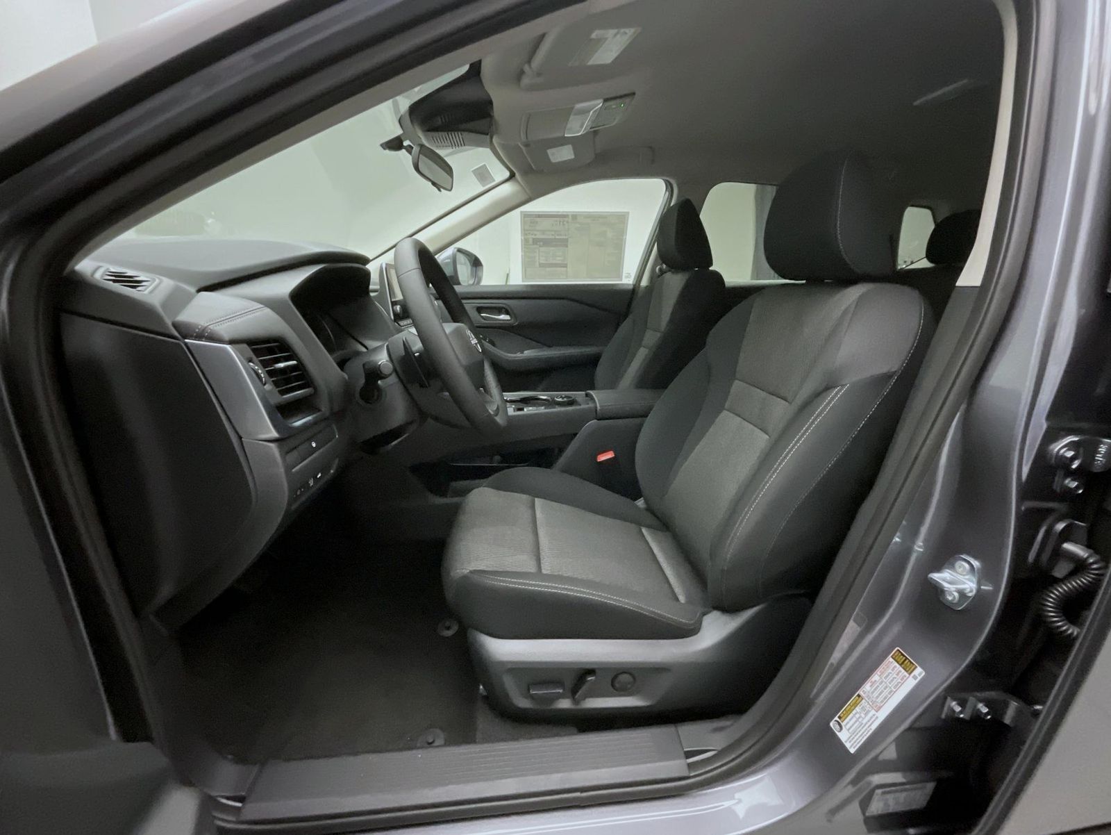 2026 Nissan Rogue SV photo 6