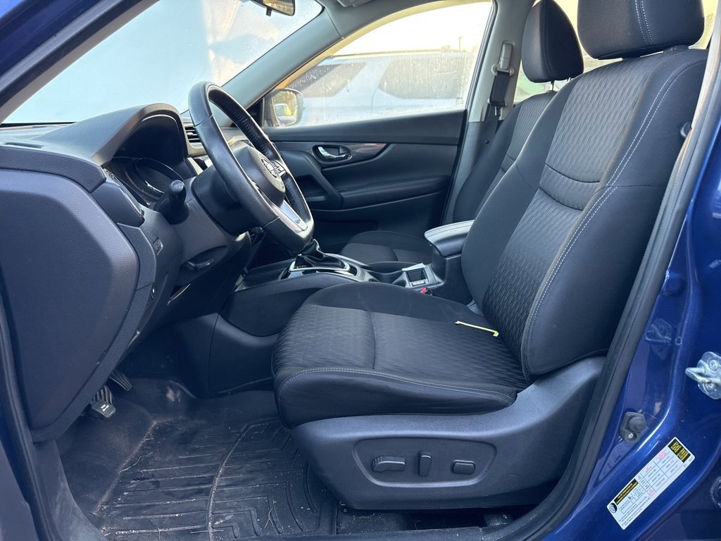 2018 Nissan Rogue SV photo 5