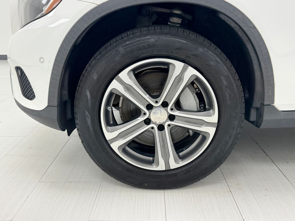 2017 Mercedes Benz GLC 300 4MATIC photo 37