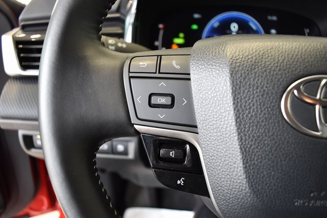 2025 Toyota Camry SE photo 17