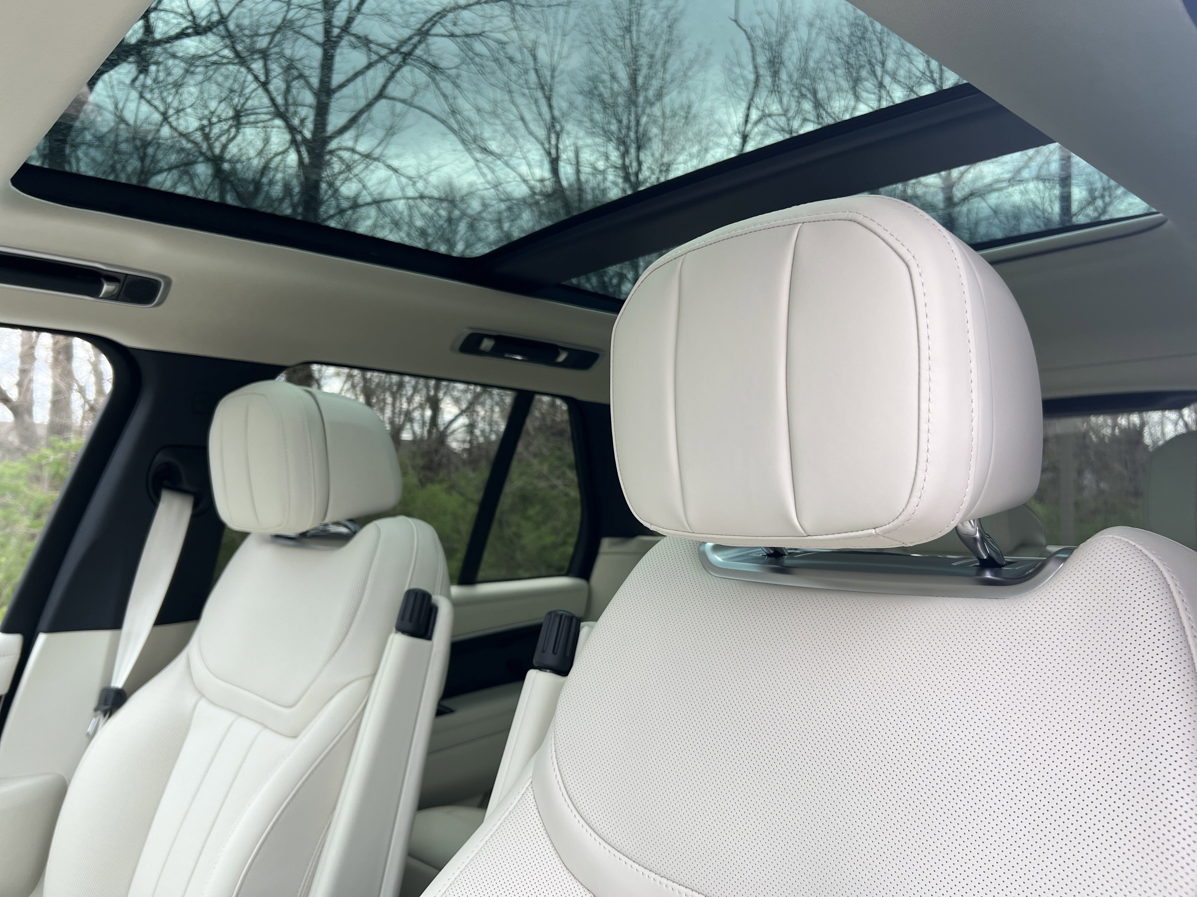 2025 Land Rover Range Rover SE photo 13