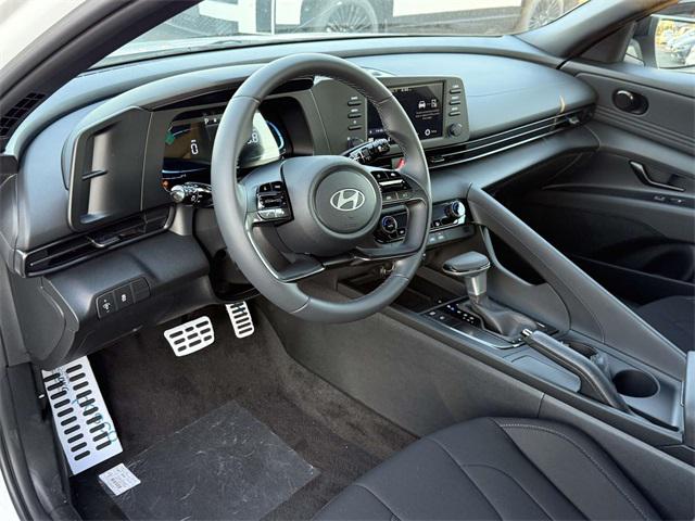 2026 Hyundai Elantra SEL Sport photo 2