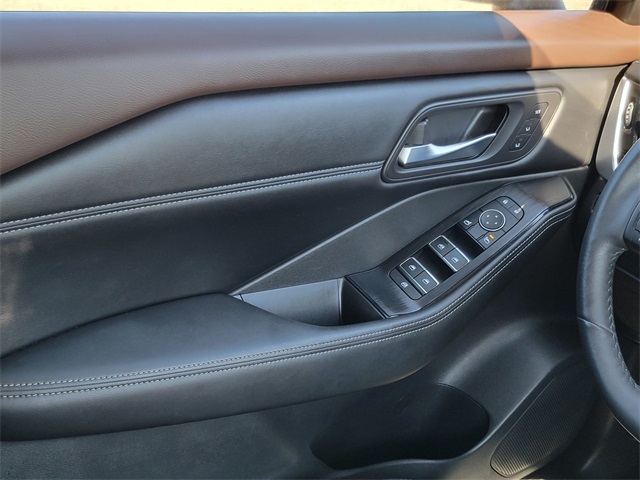 2022 Nissan Rogue SL photo 24