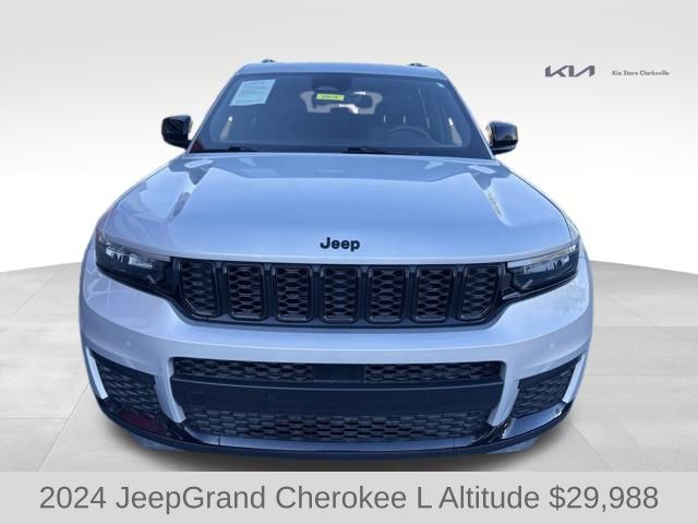 2024 Jeep Grand Cherokee Altitude photo 2
