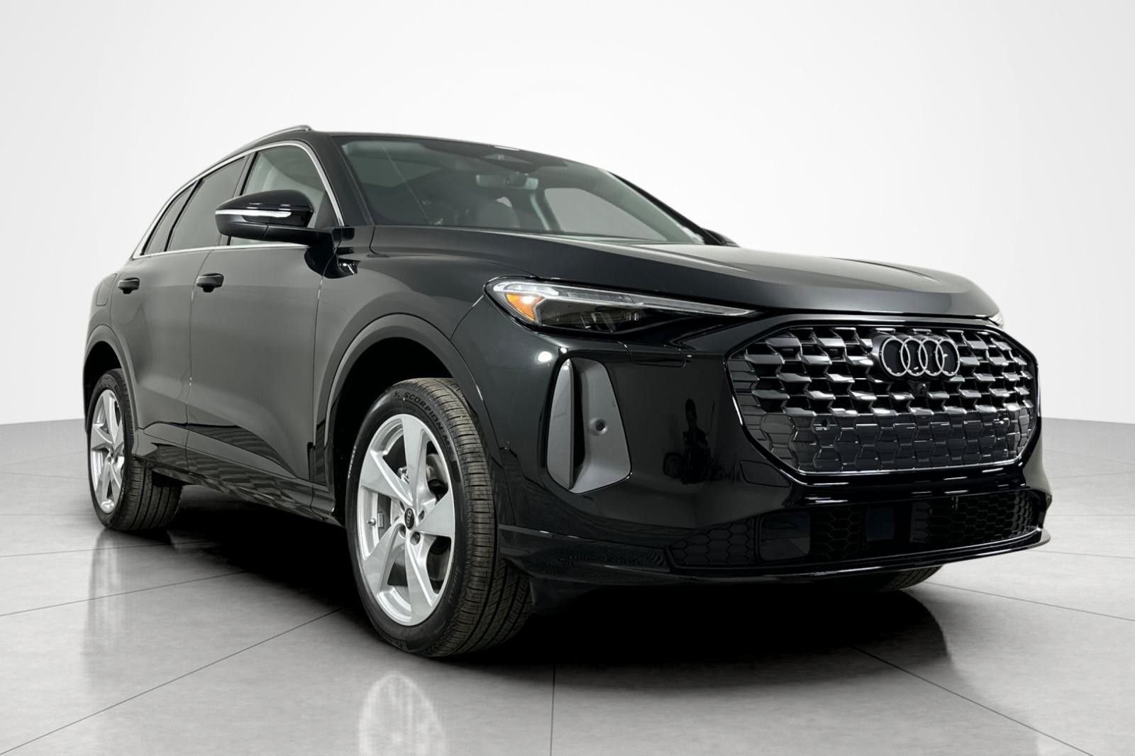 2025 Audi Q5 Premium Plus TFSI photo 2