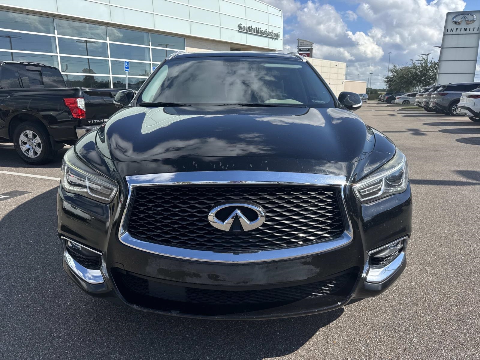 2018 Infiniti QX60 Base photo 2