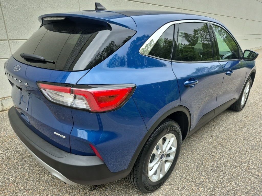 2022 Ford Escape SE photo 4