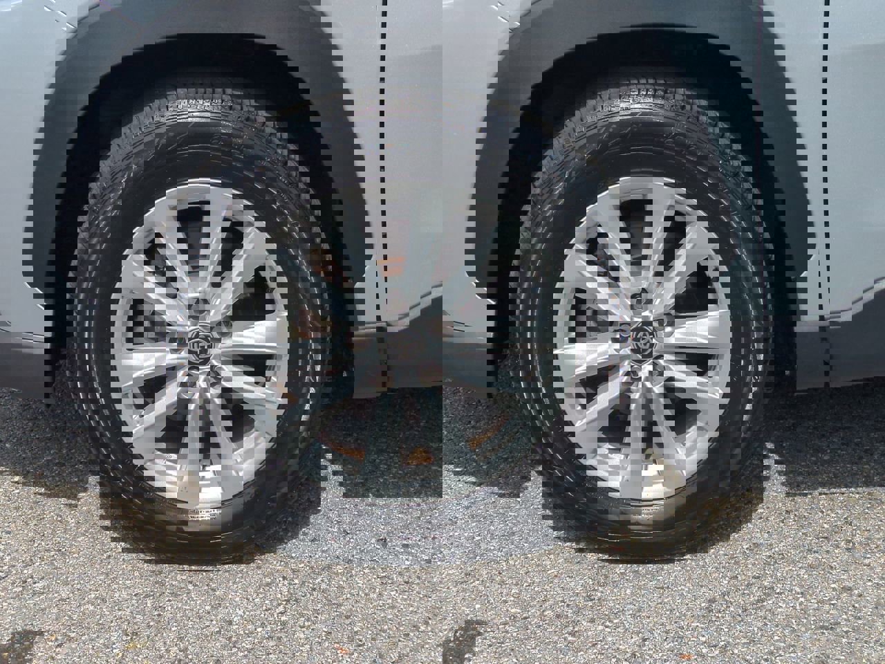 2022 Toyota Corolla Cross LE photo 10