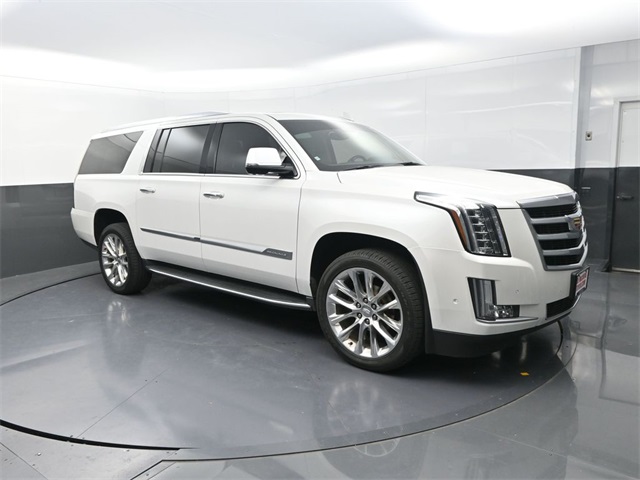 2017 Cadillac Escalade ESV Luxury photo 9
