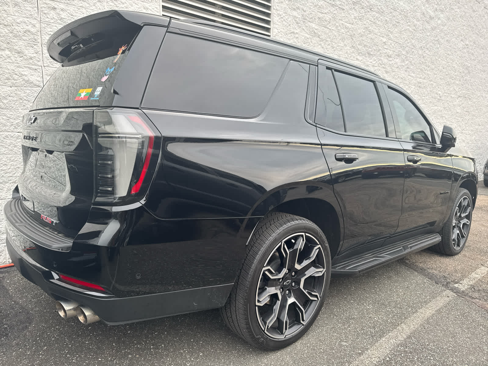 2025 Chevrolet Tahoe RST photo 2