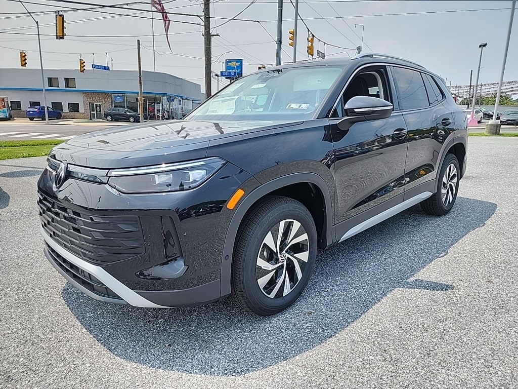 2025 Volkswagen Tiguan S's photo