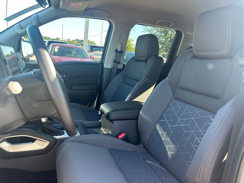 2026 Nissan Frontier SV photo 13
