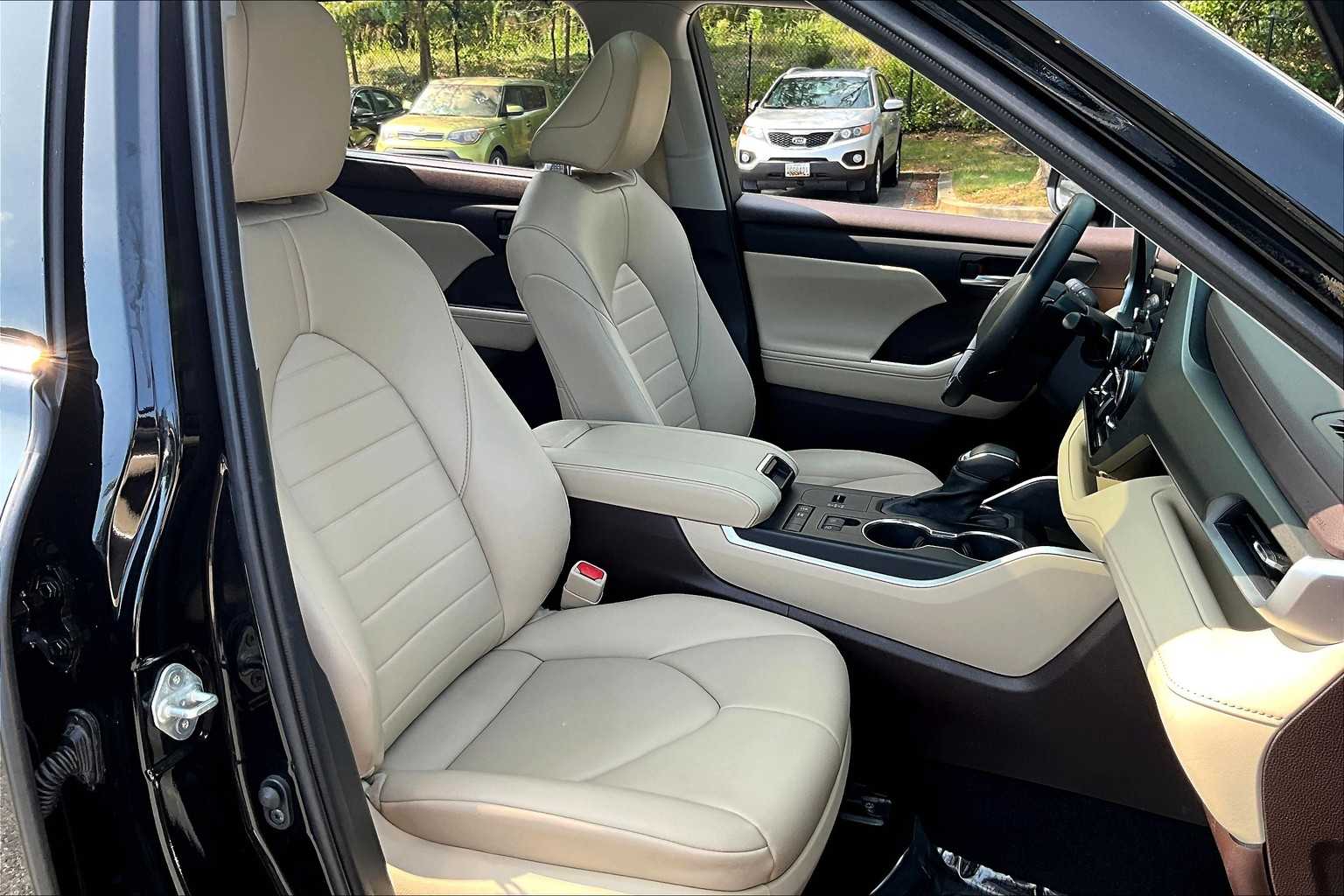 2021 Toyota Highlander Hybrid XLE photo 8