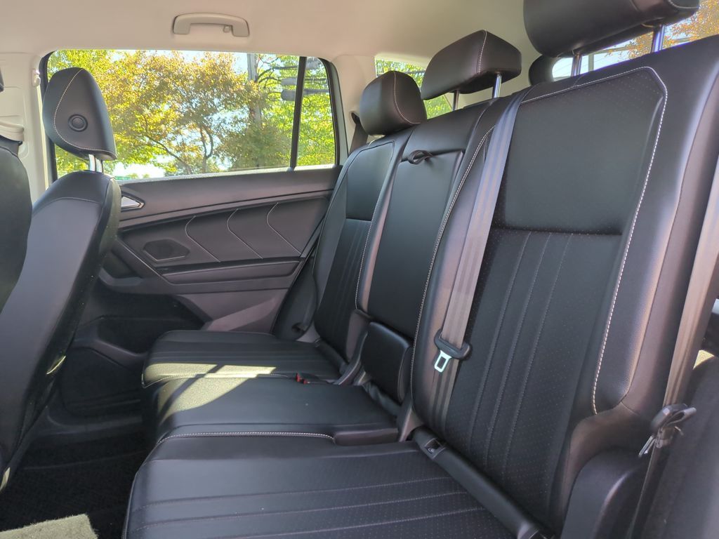 2022 Volkswagen Tiguan SE photo 16