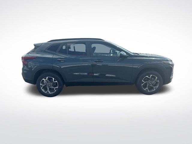 2025 Chevrolet Trax LT photo 6