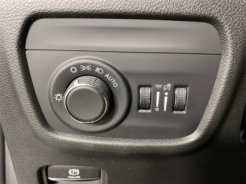 2025 Jeep Grand Cherokee Laredo X photo 21