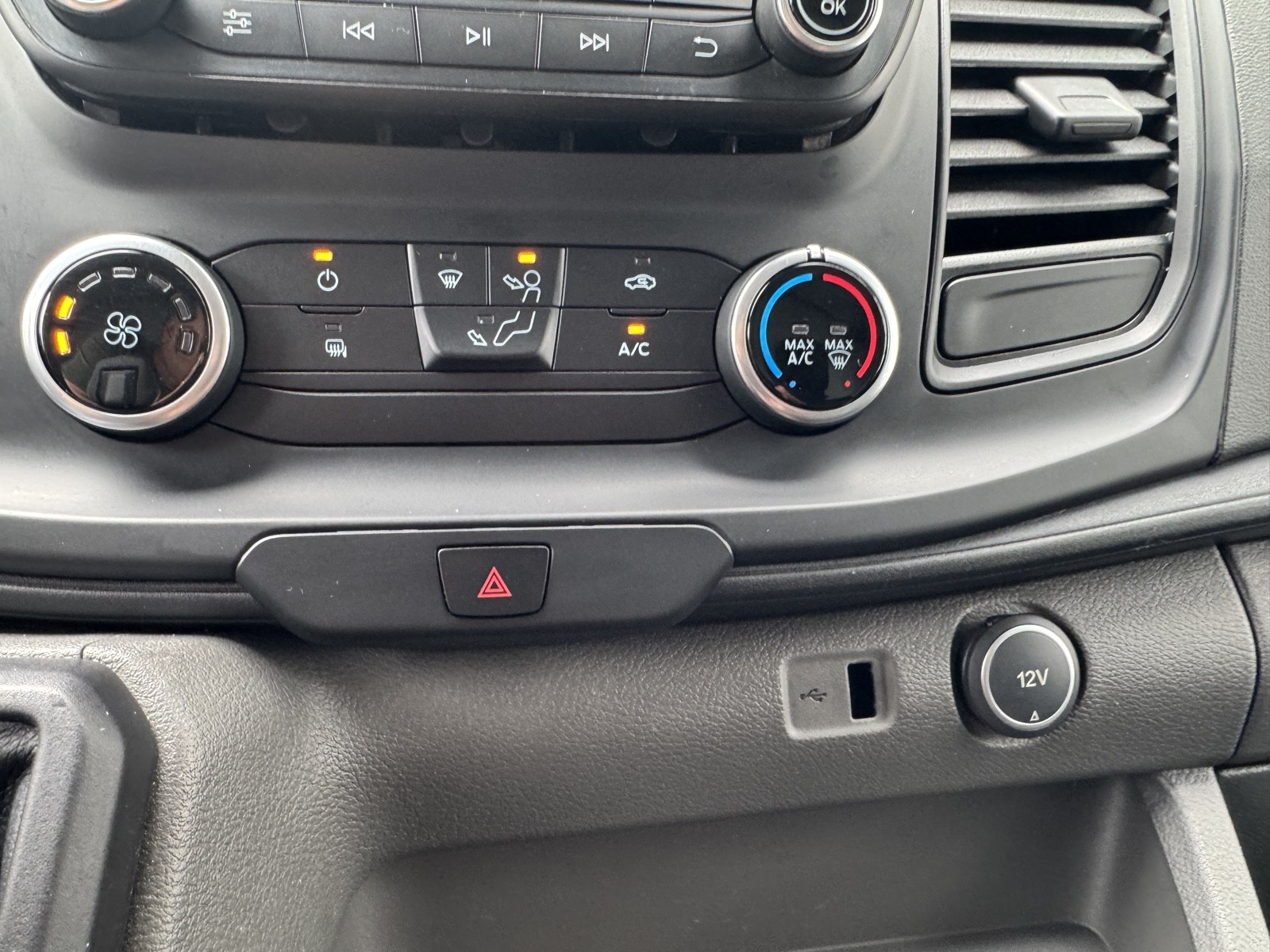 2020 Ford Transit photo 22