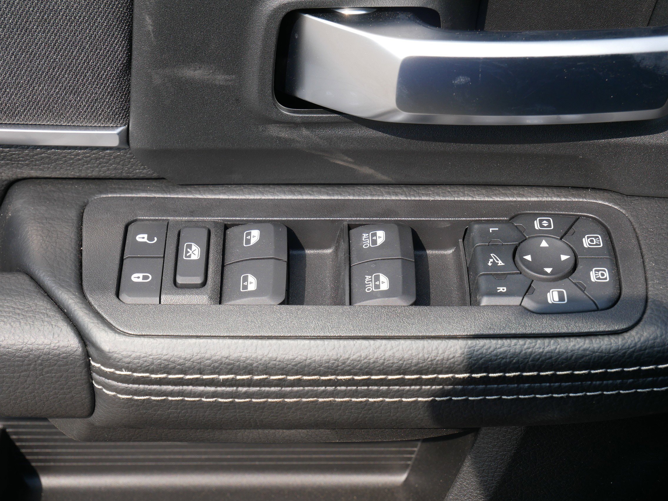 2025 Ram 3500 Big Horn photo 13