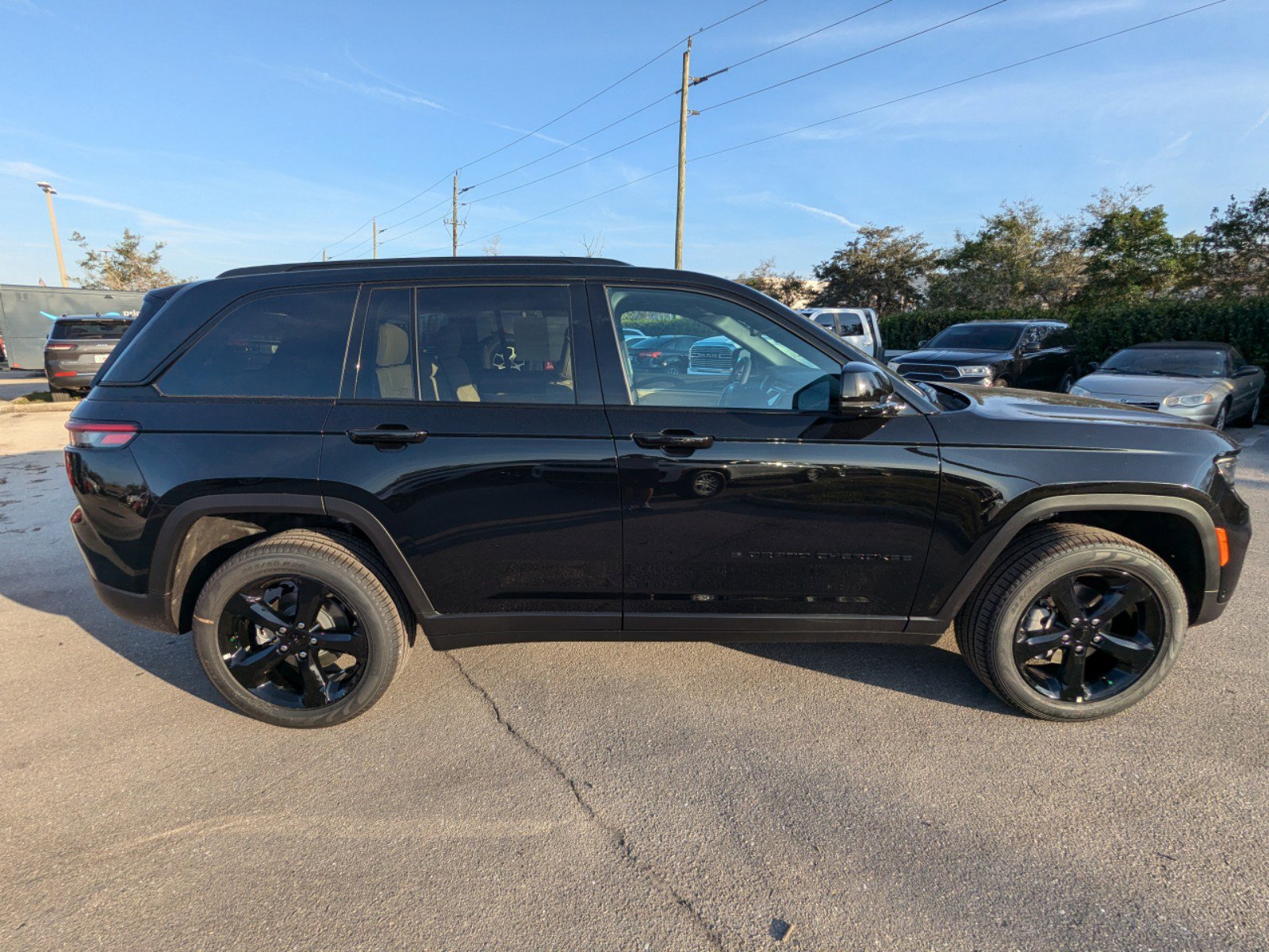 2025 Jeep Grand Cherokee Limited photo 4