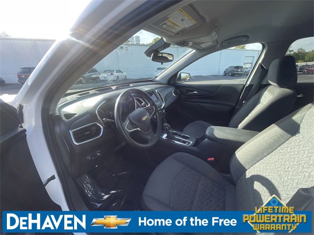 2024 Chevrolet Equinox LT photo 2