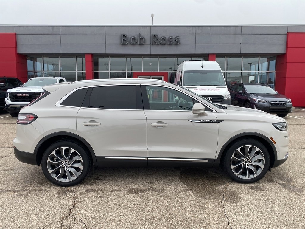 2022 Lincoln Nautilus Reserve's photo