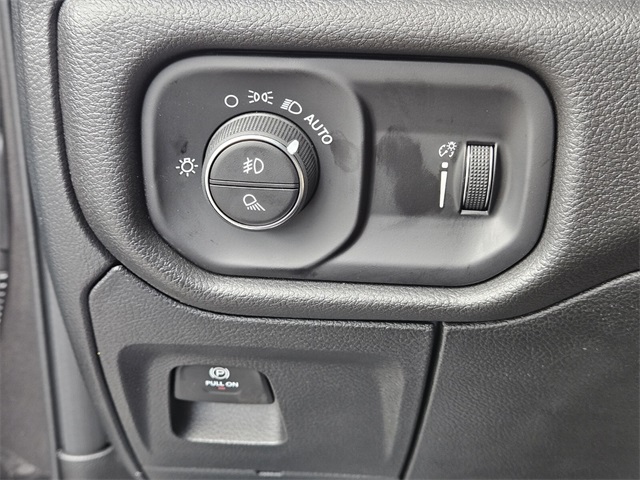 2025 Ram 1500 Tradesman photo 28