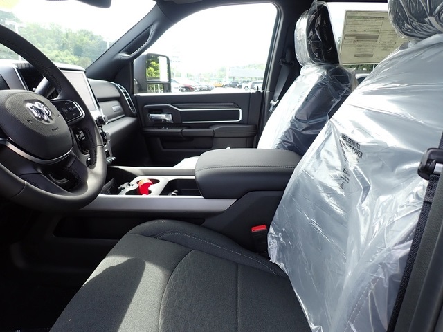2025 Ram 2500 Big Horn photo 11