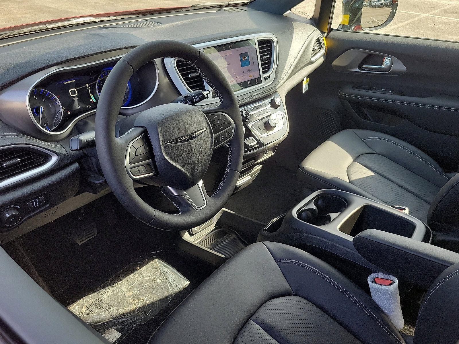 2026 Chrysler Pacifica photo 2