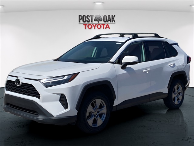 2022 Toyota RAV4 XLE photo 4