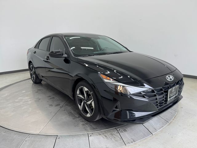 2023 Hyundai Elantra SEL's photo