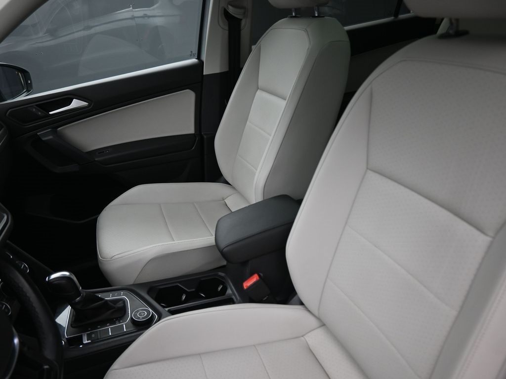 2019 Volkswagen Tiguan SEL photo 30