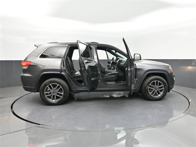 2019 Jeep Grand Cherokee Limited photo 32
