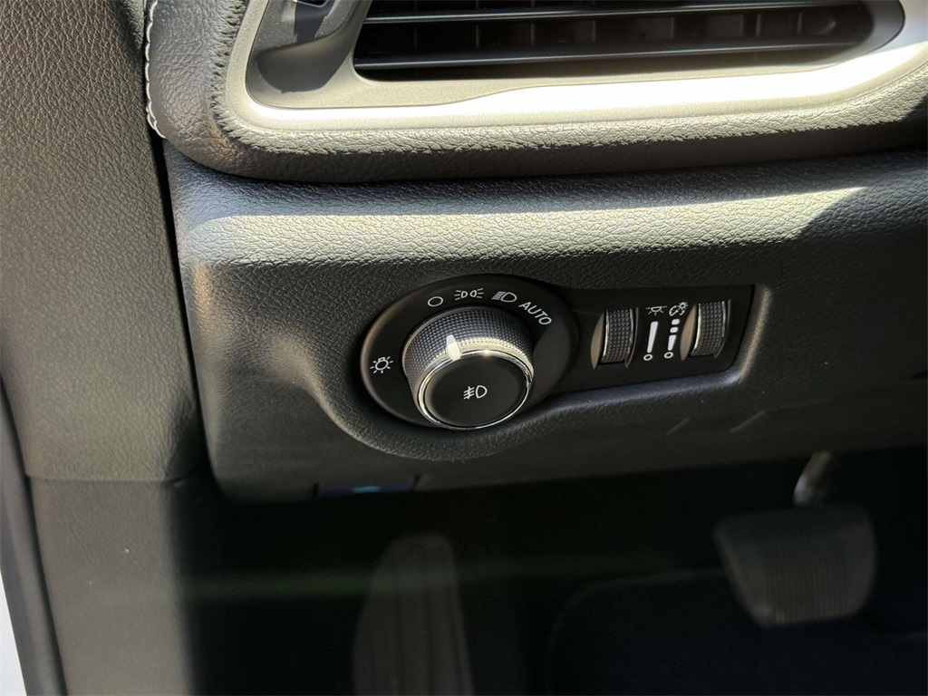 2025 Chrysler Pacifica photo 29