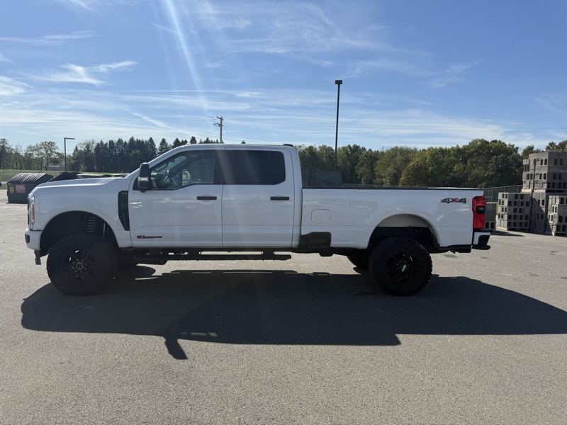 2023 Ford F-250 photo 9