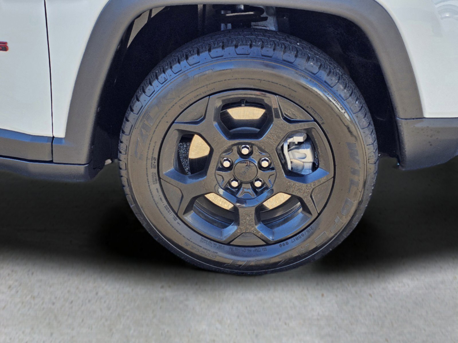 2024 Jeep Compass Trailhawk photo 5