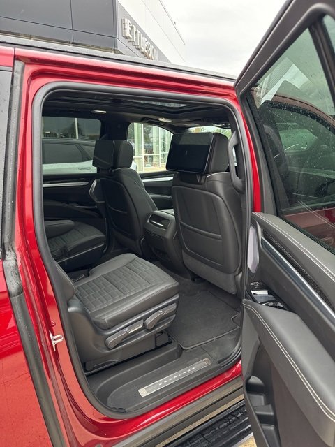 2025 Cadillac Escalade ESV V-Series photo 3