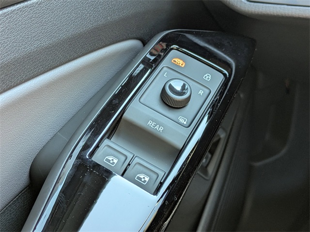 2025 Volkswagen ID.4 Pro S photo 25