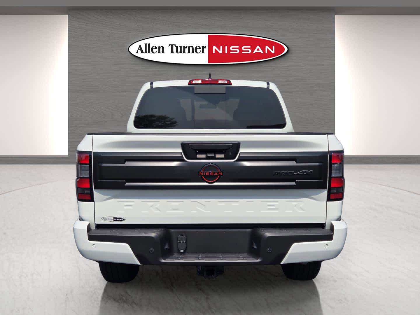 2025 Nissan Frontier Crew Cab PRO-4X photo 8