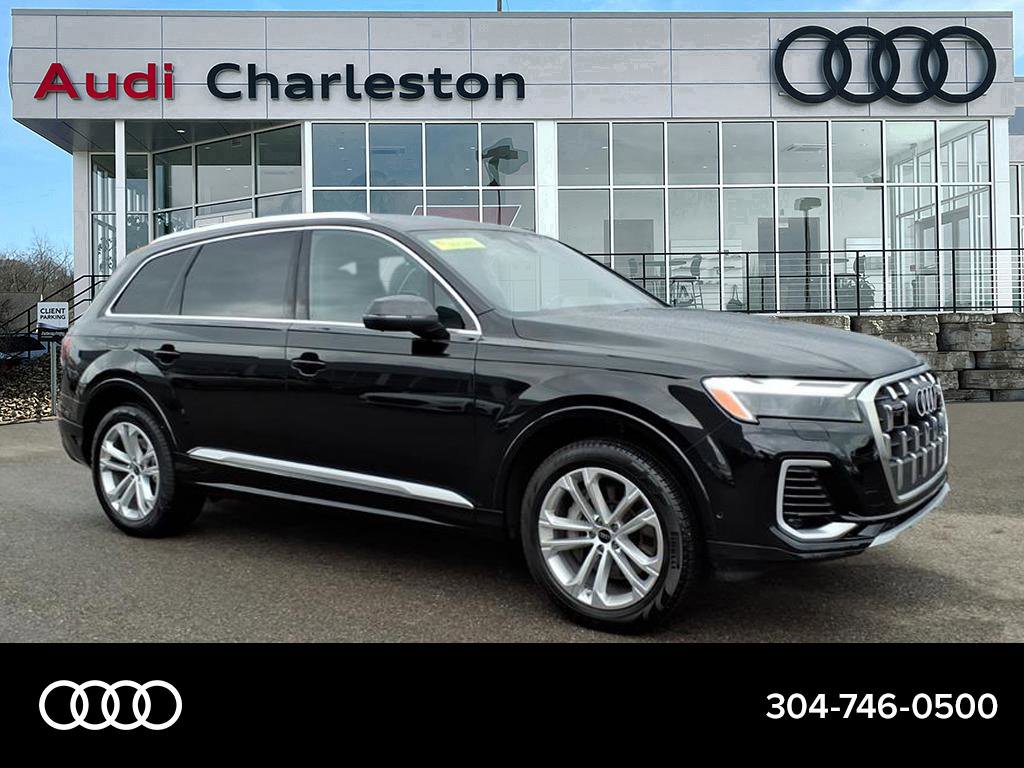 2025 Audi Q7 Premium's photo