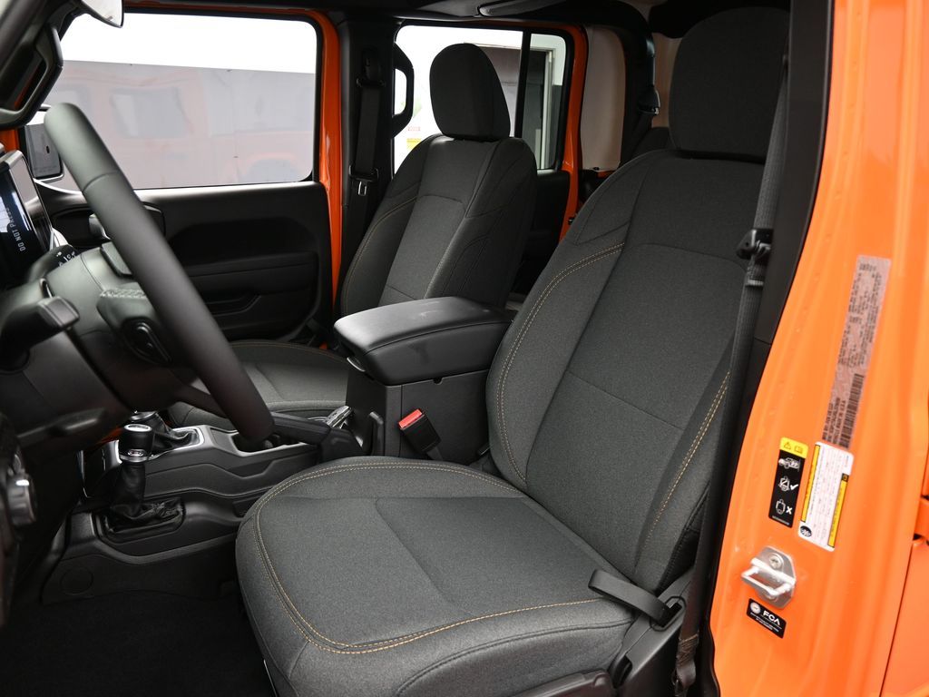 2025 Jeep Gladiator Sport S photo 22