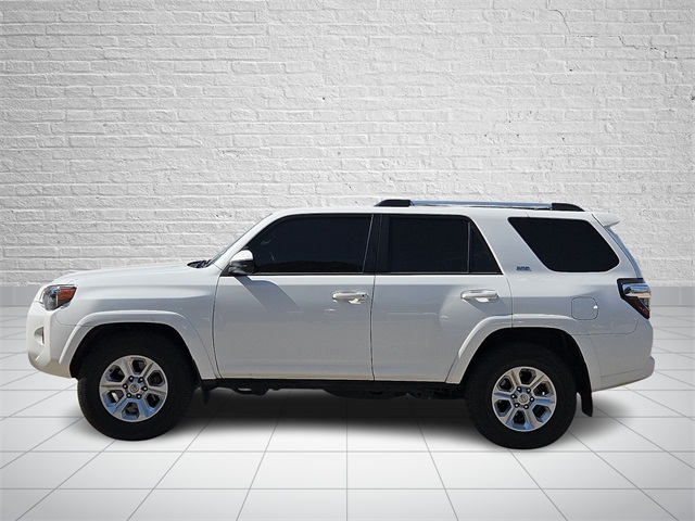 2021 Toyota 4Runner SR5 photo 2